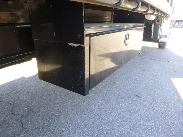 2020 Peterbilt 330-25