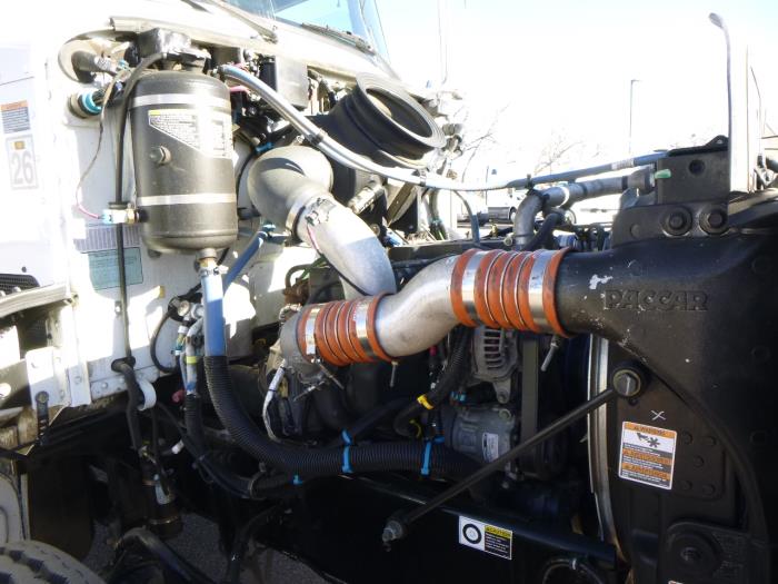 2020 Peterbilt 330-27