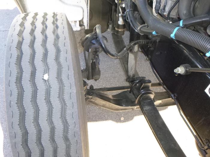 2020 Peterbilt 330-28