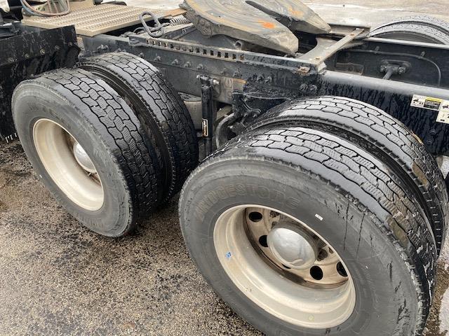 2022 Peterbilt 579-3