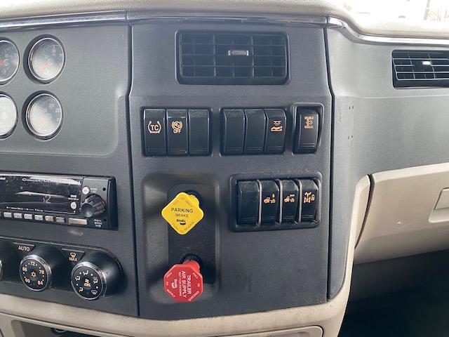 2022 Peterbilt 579-18