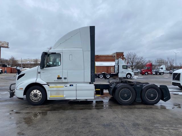 2023 Volvo VNR64T400-1
