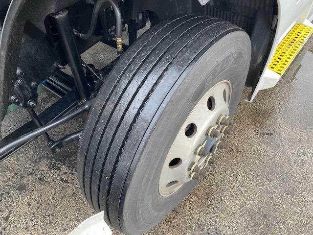 2023 Volvo VNR64T400-11