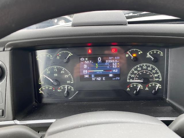 2023 Volvo VNR64T400-17