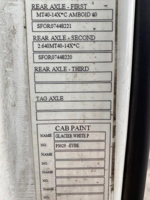 2023 Volvo VNR64T400-30