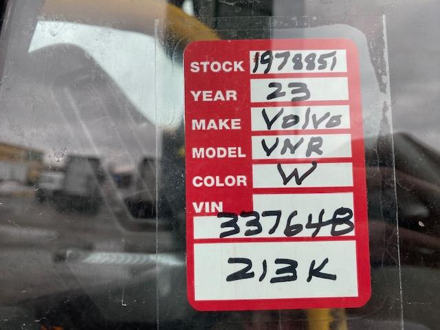 2023 Volvo VNR64T400-31