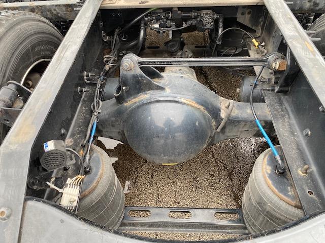 2023 Volvo VNR64T400-6