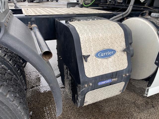 2023 Volvo VNR64T400-9