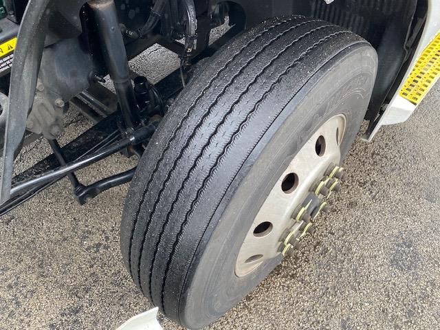 2023 Volvo VNR64T400-12