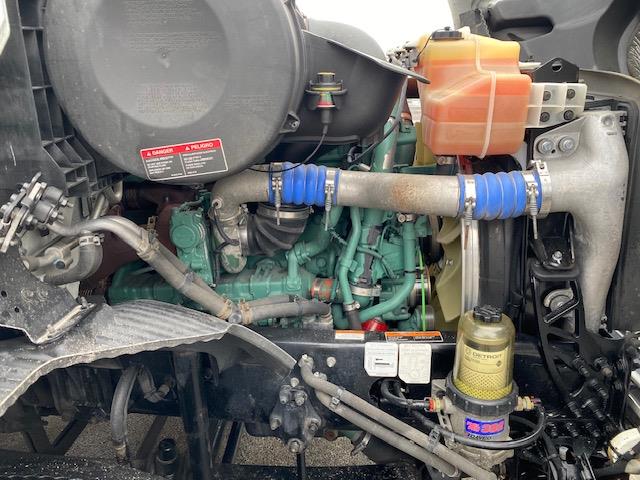 2023 Volvo VNR64T400-13