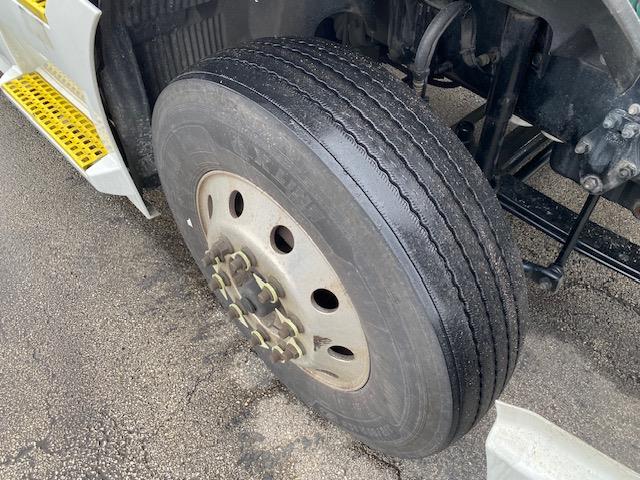 2023 Volvo VNR64T400-14