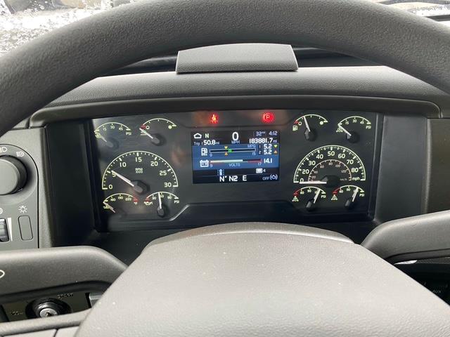 2023 Volvo VNR64T400-18