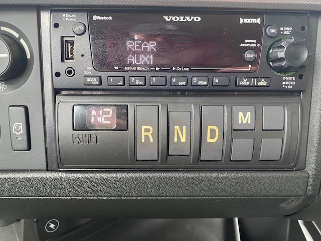 2023 Volvo VNR64T400-19