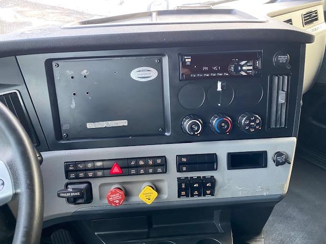 2020 Freightliner Cascadia-18