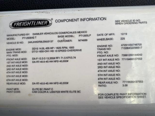 2020 Freightliner Cascadia-24