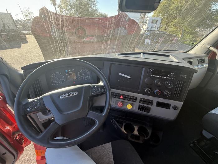 2022 Freightliner Cascadia-11