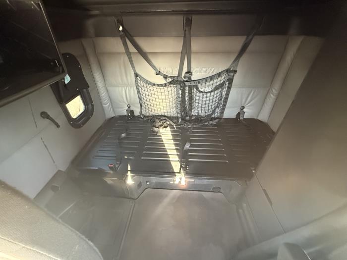 2022 Freightliner Cascadia-12