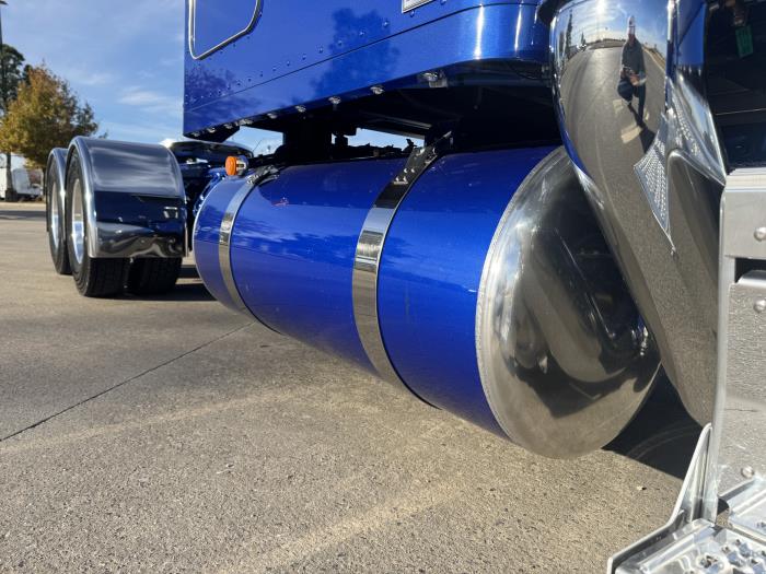 2026 Peterbilt 589-17