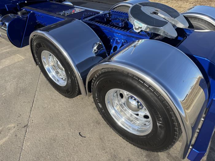 2026 Peterbilt 589-24