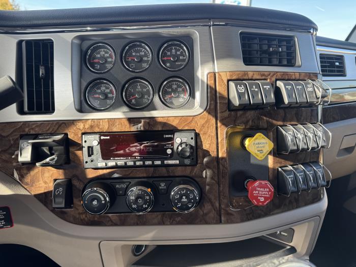 2026 Peterbilt 589-29