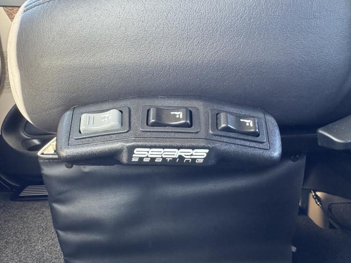 2026 Peterbilt 589-33