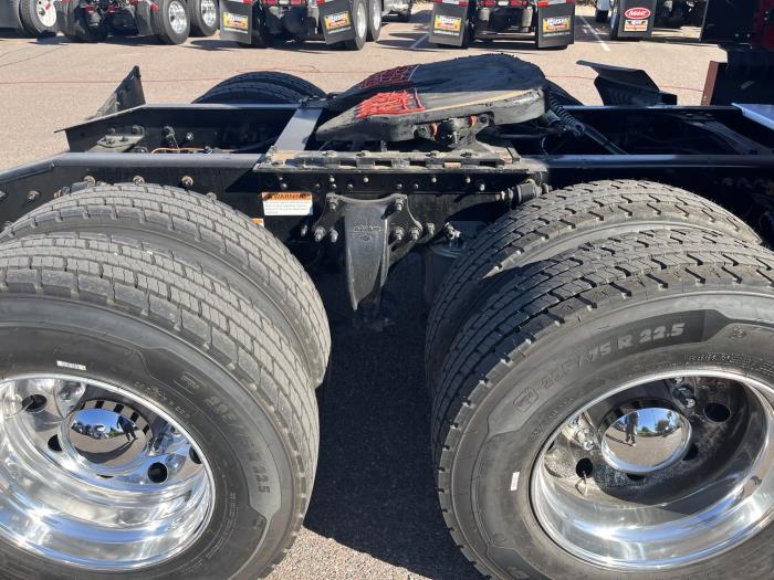 2022 Freightliner Cascadia-3