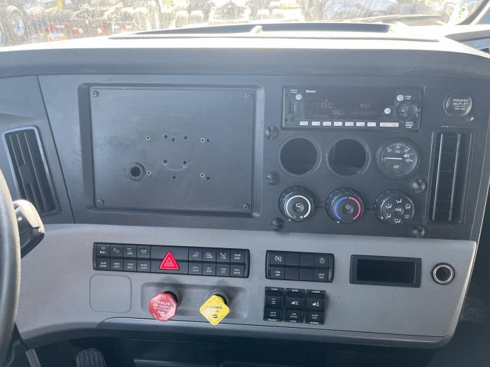 2022 Freightliner Cascadia-6