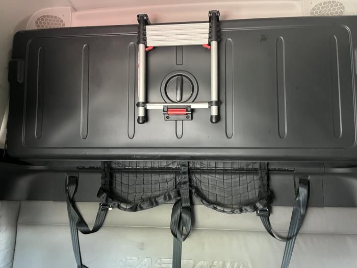 2022 Freightliner Cascadia-8