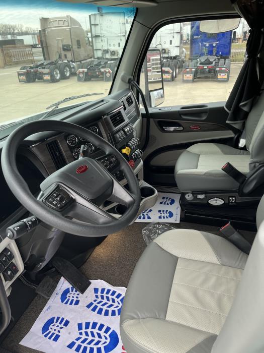 2026 Peterbilt 579-12