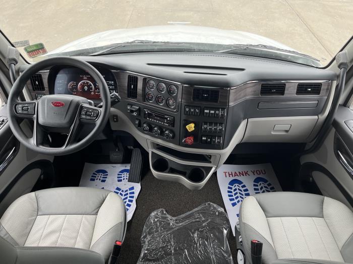 2026 Peterbilt 579-15