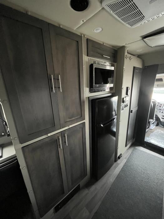 2026 Peterbilt 579-18