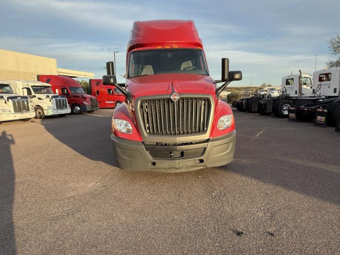 2022 International LT625-8