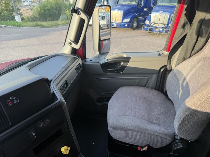 2022 International LT625-13