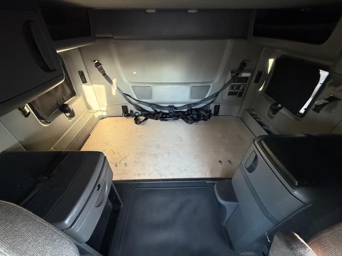 2022 International LT625-14