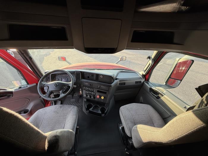 2022 International LT625-16