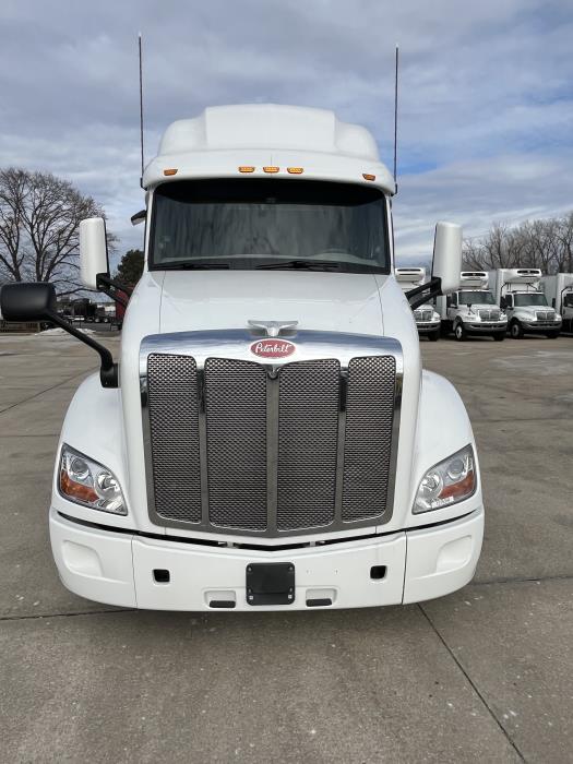 2022 Peterbilt 579-9