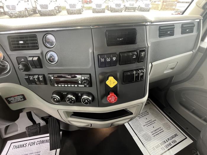 2022 Peterbilt 579-14