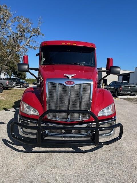 2022 Peterbilt 579-8