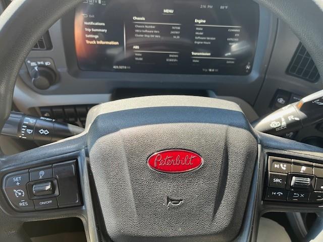 2022 Peterbilt 579-21