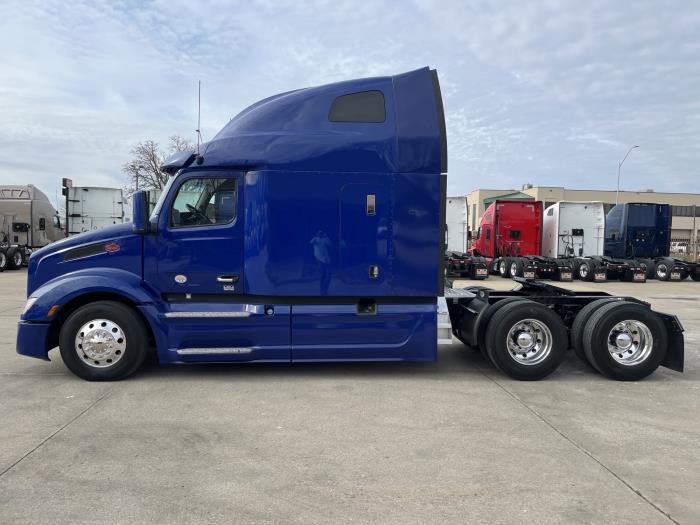 2022 Peterbilt 579-2
