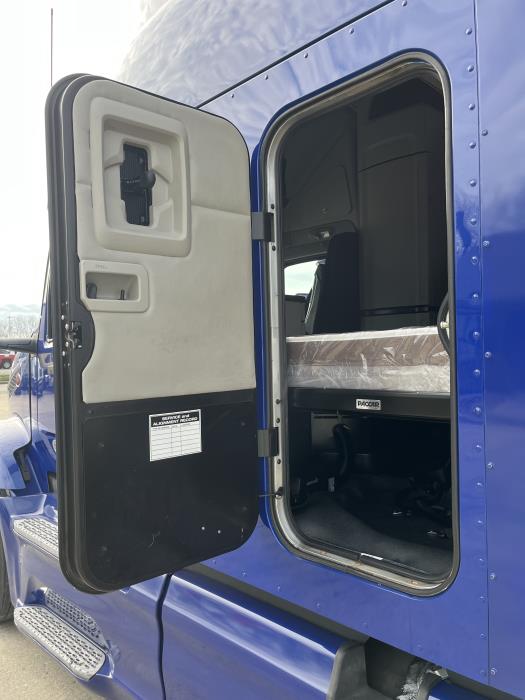 2022 Peterbilt 579-3