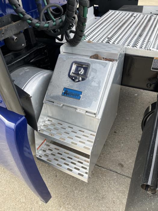 2022 Peterbilt 579-4