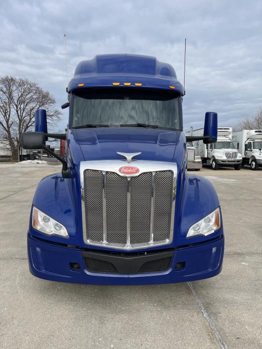 2022 Peterbilt 579-9