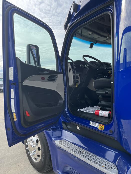 2022 Peterbilt 579-13
