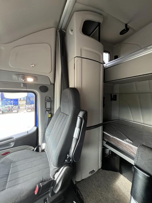 2022 Peterbilt 579-16