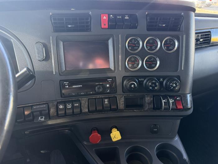 2022 Kenworth W990-5
