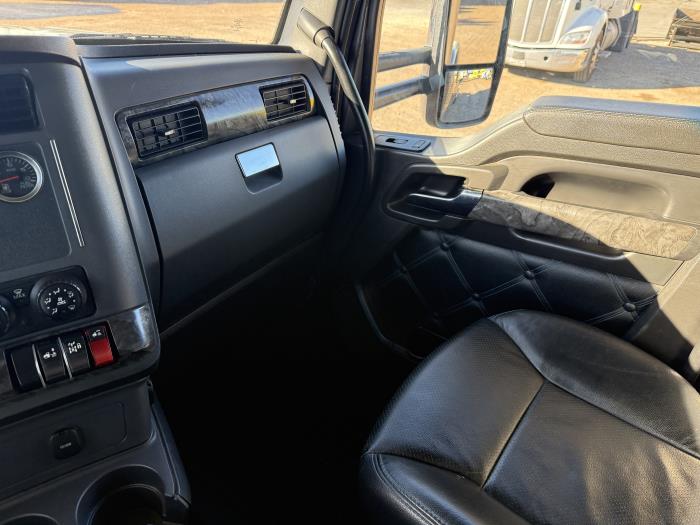 2022 Kenworth W990-7