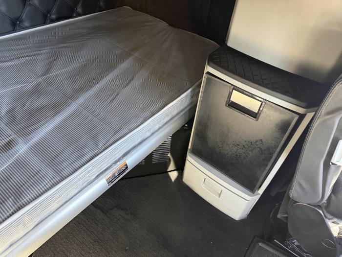 2022 Kenworth W990-15