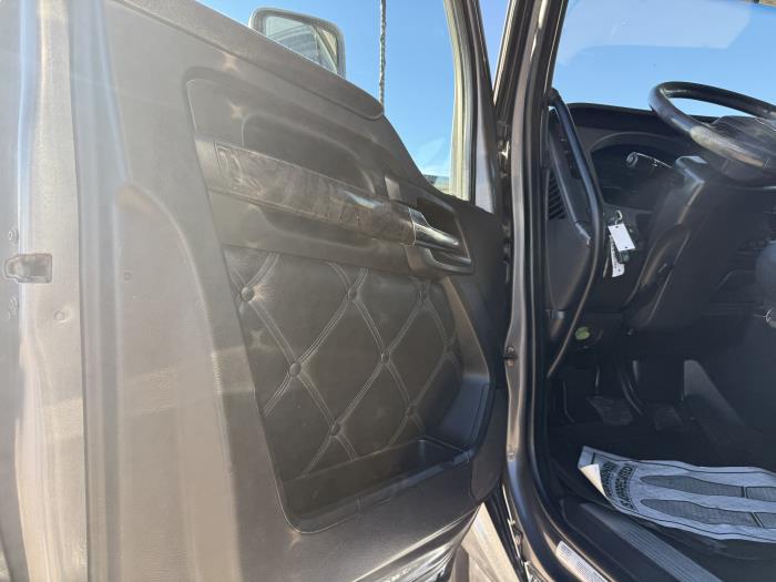 2022 Kenworth W990-18