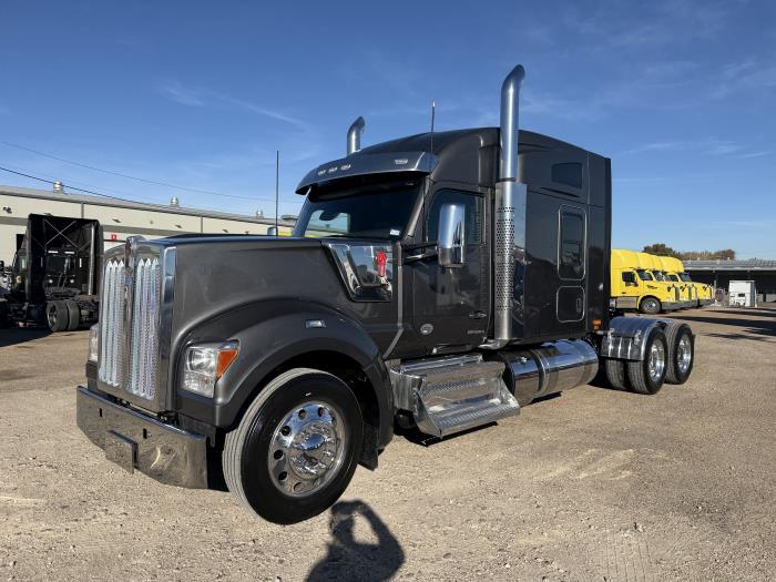 2022 Kenworth W990-23